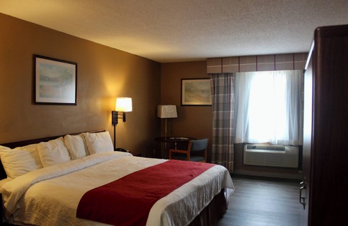 Motley Hotel | Eastwood Inn