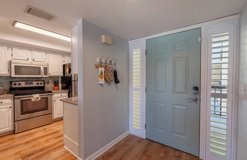 South Island Condo | ☀️Easy Beach Access | Great Amenities | Santa Maria 104- The Sunnyside☀️