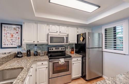 South Island Condo | ☀️Easy Beach Access | Great Amenities | Santa Maria 104- The Sunnyside☀️