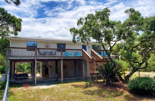 St. George Island Cottage | Easy Beach Access - 2 FREE BIKE RENTALS INCLUDED WITH YOUR STAY!