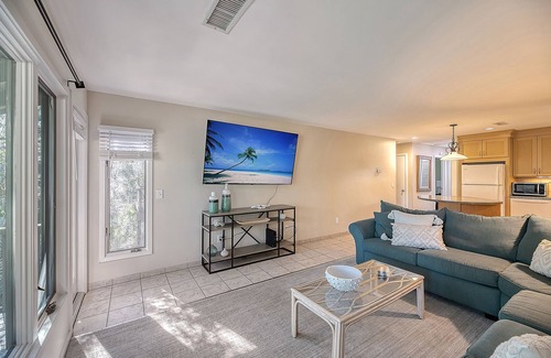 West Beach Village Villa | Easy beach access, dog friendly!