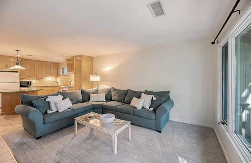 West Beach Village Villa | Easy beach access, dog friendly!