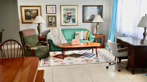 Park Lake Estates House | Easy BNB Close to Beaches, Billiard,Ping-Pong Table, Lanai, Fire Pit, BBQ, Patio, Back Yard