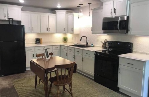 Van Buren Apartment | Easy Street Apartment