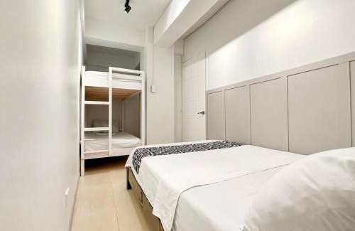 Manoc-Manoc Apartment | Easy White Beach Access, with Kitchen, Dining and Living Room, Perfect for Groups and Family