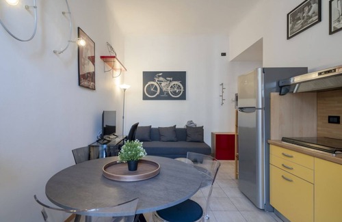 Porta Romana Apartment | Easylife - Classic and Comfy Porta Romana Flat