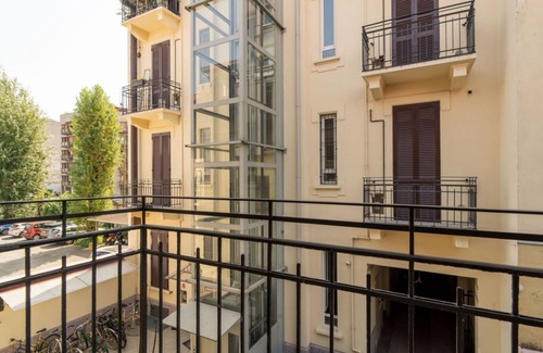 Bullona Apartment | Easylife - Modern and elegant c/o Arch of Peace