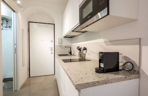 Guastalla Apartment | Easylife - Wonderful studio in P. romana (10 mins from Duomo)
