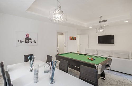 Quartiere XIII Aurelio Apartment | EasyStayRome | 10 Pax | 3 Baths | 1 Min from Metro