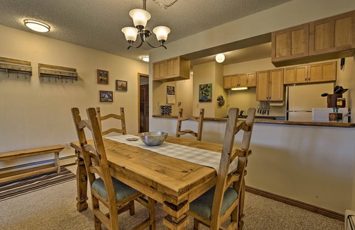 Fraser Condo | Eat, Sleep, Ski! Rustic Mtn Condo: WiFi,TV, HotTub