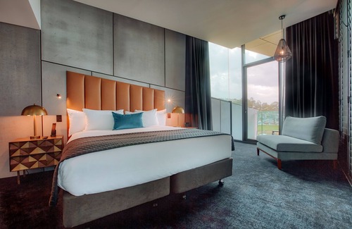 Brisbane Hotel | Eatons Hill Hotel