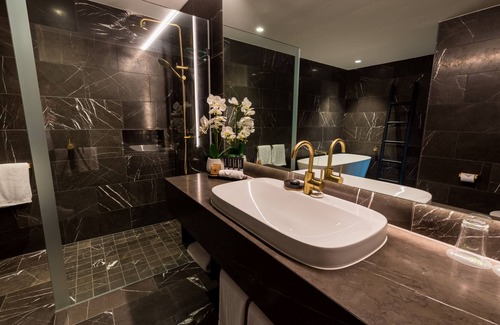 Brisbane Hotel | Eatons Hill Hotel