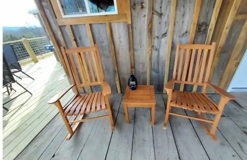 Harper Cabin | Ebenezer Cabin-Private Hot Tub, cozy Cabin w/Loft