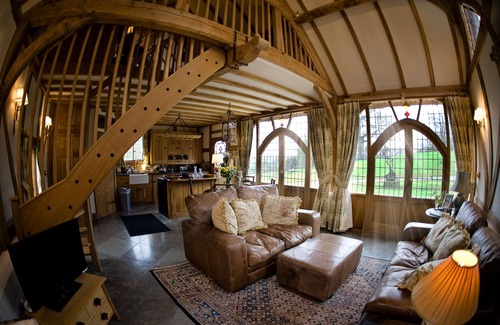 Tenbury Wells Cottage | Ebony Cottage is an Escape from the Outside World.