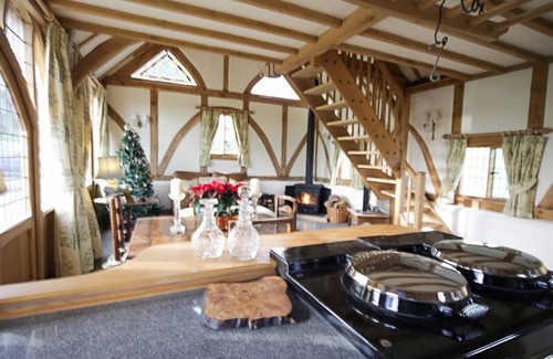 Tenbury Wells Cottage | Ebony Cottage is an Escape from the Outside World.