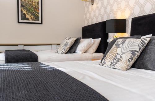 Broadstone House | Eccles Townhouse