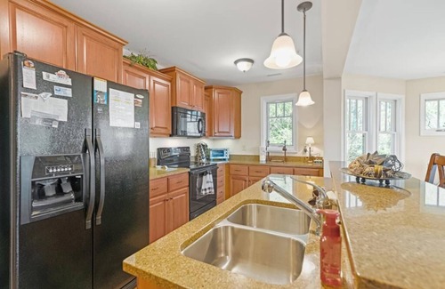 Foscoe House | Echota Wintergreens 1721- Mountain Condo, Gated Resort, Indoor/Outdoor Pools and Hot Tub, Fitness.