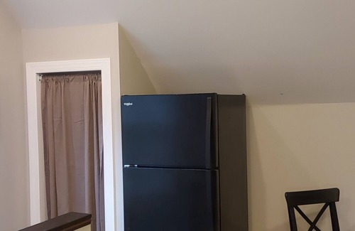 Woods Cross Roads Apartment | Eclectic Apartment- 2-4 friends- Family centered. Safe Neighborhood