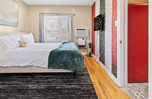 Barths Apartment | Eclectic APT in Urban Wheat Ridge- Rooftop Deck!