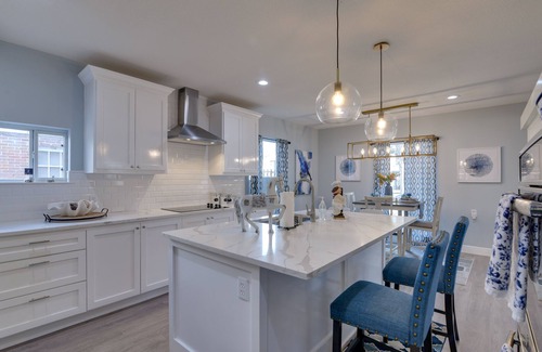 Riverside Terrace House | Eclectic Houston Home w/Pool Table, 5 Mi to Dtwn