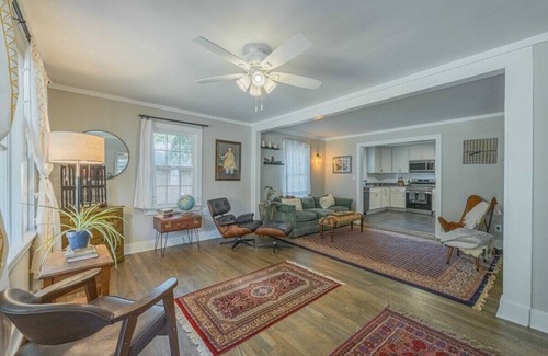 Athens House | Eclectic Inn Downtown - 2 miles to Sanford Stadium