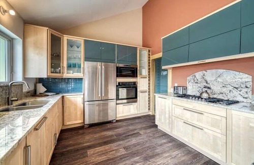 Salida House | Eclectic Salida- 2 Beds, 4 guest + 2 kids