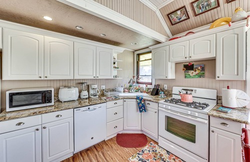 Wildomar House | Eclectic Wildomar Home: 6 Mi to Santa Rosa Plateau