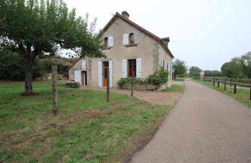 Alluy House | Ecluse d'Aiguilly