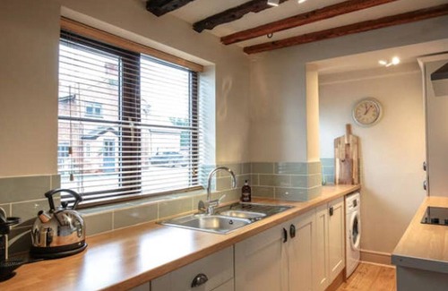 Huxley Cottage | Eco-conscious country cottage - Yew Tree Farm Holidays, Tattenhall