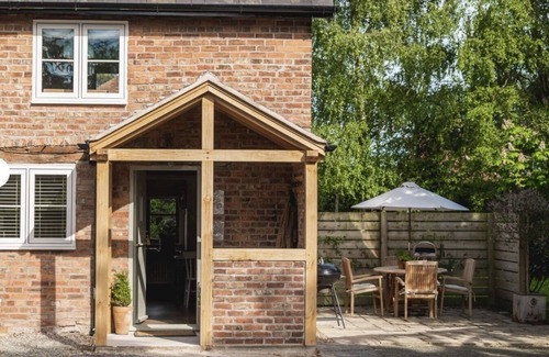 Huxley Cottage | Eco-conscious country cottage - Yew Tree Farm Holidays, Tattenhall