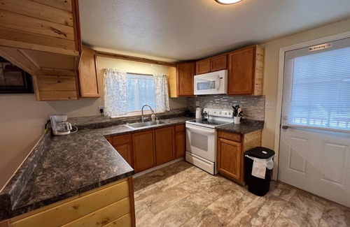 Knik-Fairview Cabin | ECO Forest Cabin Families and Pets Welcome