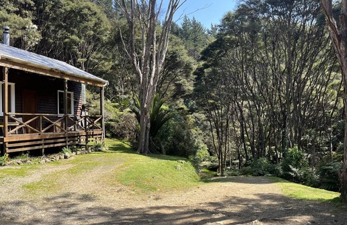 Colville Cabin | Eco Friendly Bush Cabin Retreat on a Tranquil Farm