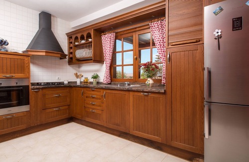 La Ampuyenta Villa | Eco-friendly Rural Home "Laura" with Terrace, Mountain View & Wi-Fi