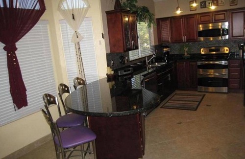 Chandler House | !Eco-friendly House - PHX area. 4 BR/3BA w/pool & spa great Chandler Location!