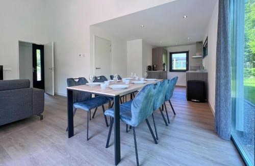Dirkshorn House | Eco-friendly villa with terrace and garden