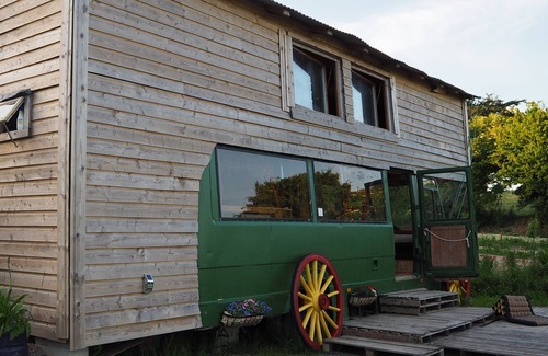 Whitegate House | Eco Glamping immersed in nature, ideal for family holidays and romantic getaways
