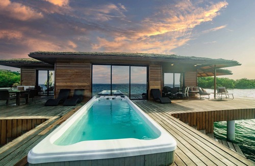 Tierra Oscura Villa | Eco-Lodge Bocas Coral Reef - Over water villa & birds house