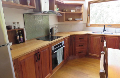 Nubeena House | Eco Retreat - Freycinet Holiday Houses