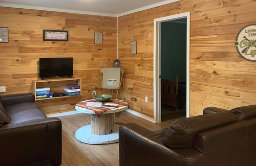 LaBelle Cabin | Eco- therapy off-grid Cabin in Nature