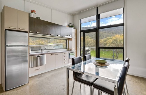 Crackenback Ski Chalet | Ecocrackenback 3 'Sustainable chalet close to the slopes.'