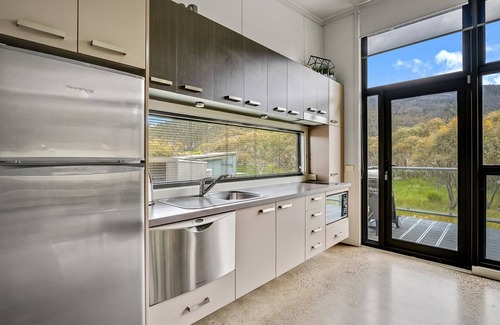 Crackenback Ski Chalet | Ecocrackenback 3 'Sustainable chalet close to the slopes.'