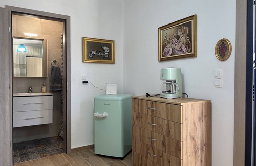 Saronikos Apartment | Ecological Studio Flat in Kalyvia Thorikou, Greece