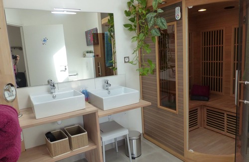 Saint-Alban House | Ecomaison comfortable, 2 steps from the Val André (22370), suitable for handicaps