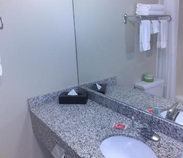 Okotoks Cabin | Econo Lodge
