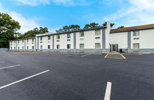 Havelock Cabin | Econo Lodge Cherry Point