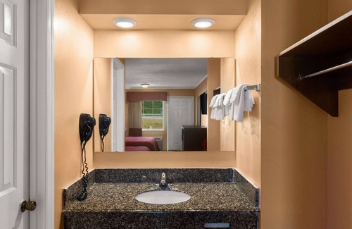 Cornersville Hotel | Econo Lodge Cornersville
