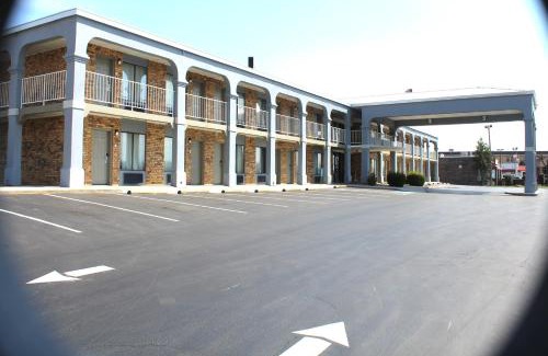 Franklin Cabin | Econo Lodge Franklin South