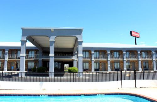 Franklin Cabin | Econo Lodge Franklin South