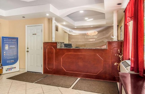 Derrick City Hotel | Econo Lodge Hotel Bradford