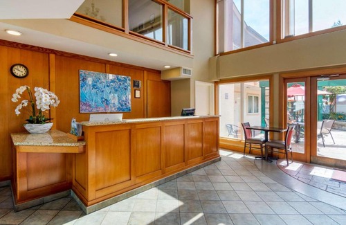 Pemberton Heights Hotel | Econo Lodge Inn & Suites